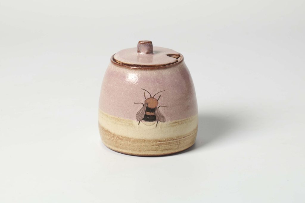 tree bumblebee sugar pot